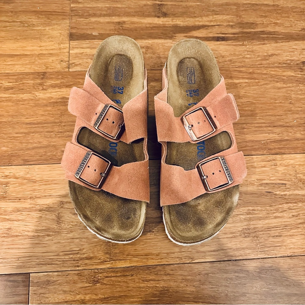 Birkenstock Arizona in Earth Red Suede
